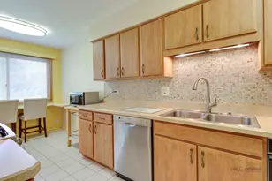 19W182 Ginny Ln, Oak Brook, IL 60523 - Photo 10