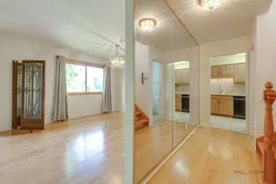 19W182 Ginny Ln, Oak Brook, IL 60523 - Photo 6