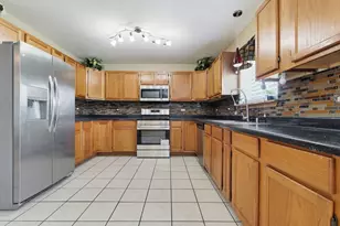 3014 30th St, Zion, IL 60099 - Photo 8