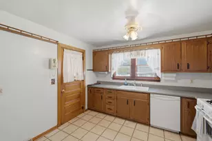 705 SW 4th St, Aledo, IL 61231 - Photo 6