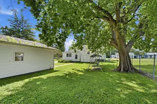 705 SW 4th St, Aledo, IL 61231 - Photo 18