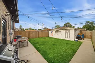 12631 S Justine St, Calumet Park, IL 60827 - Photo 22