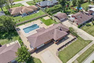 378 Oakwood Dr, Crete, IL 60417 - Photo 32