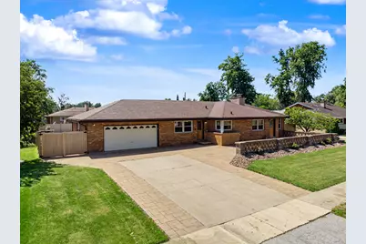 378 Oakwood Drive, Crete, IL 60417 - Photo 1