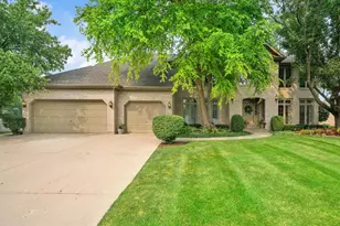 6905 Irish Ct, Darien, IL 60561 - Photo 2