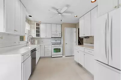 9352 S 82nd Court, Hickory Hills, IL 60457 - Photo 6