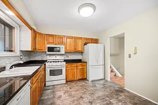 357 N Clarendon Ave, Lombard, IL 60148 - Photo 10