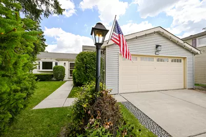 357 N Clarendon Avenue, Lombard, IL 60148 - Photo 2