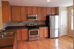 1137 Reserve Dr, Elgin, IL 60124 - Photo 2