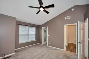 582 Declaration Ln, Aurora, IL 60502 - Photo 10