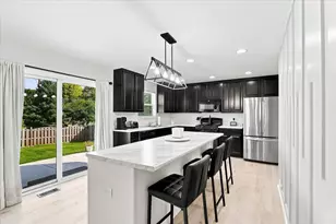 206 N Cornerstone Dr, Volo, IL 60020 - Photo 4