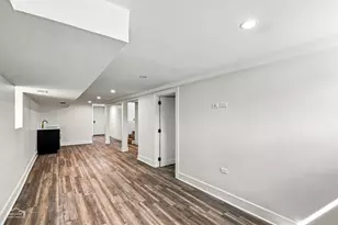 5722 W Grover St, Chicago, IL 60630 - Photo 18
