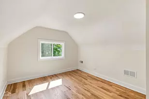 5722 W Grover St, Chicago, IL 60630 - Photo 10