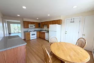 8101 W 83rd Pl, Justice, IL 60458 - Photo 4