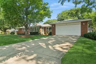 1145 S Haddow Ave, Arlington Heights, IL 60005 - Photo 2