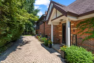 1216 E Mayfair Rd, Arlington Heights, IL 60004 - Photo 2