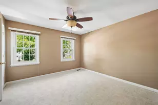 2027 Richton Dr, Wheaton, IL 60189 - Photo 16