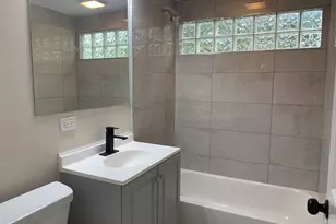 949 Harriet Ave, Aurora, IL 60505 - Photo 10