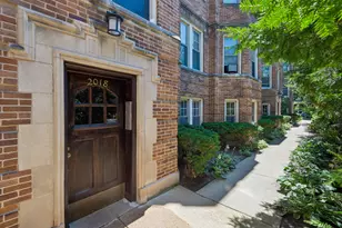 2018 W Greenleaf Ave, Chicago, IL 60645 - Photo 2