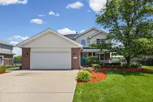24427 Arrowhead Dr, Manhattan, IL 60442 - Photo 1
