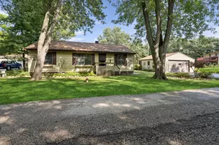 3212 S Bergman Dr, McHenry, IL 60051 - Photo 1