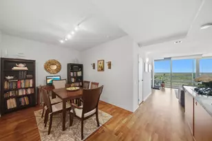 9655 Woods Dr, Skokie, IL 60077 - Photo 4