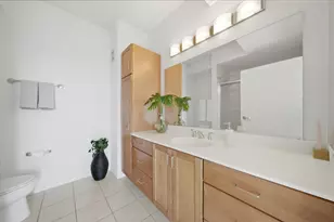 9655 Woods Dr, Skokie, IL 60077 - Photo 8