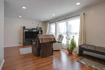 600 Thompson Boulevard, Buffalo Grove, IL 60089 - Photo 6