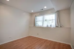 600 Thompson Blvd, Buffalo Grove, IL 60089 - Photo 22