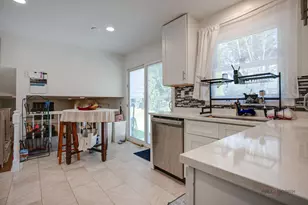 600 Thompson Blvd, Buffalo Grove, IL 60089 - Photo 12