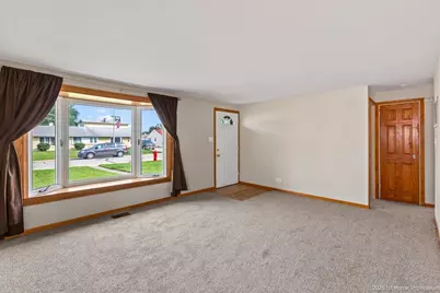8875 S Corcoran Road, Hometown, IL 60456 - Photo 6