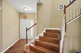 444 Vaughn Cir, Aurora, IL 60502 - Photo 2