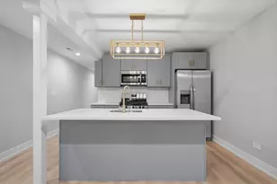2442 W Wilson Ave, Chicago, IL 60625 - Photo 10