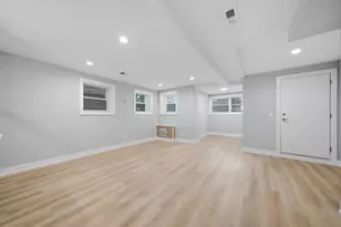 2442 W Wilson Ave, Chicago, IL 60625 - Photo 4