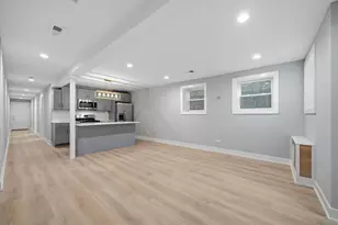 2442 W Wilson Ave, Chicago, IL 60625 - Photo 6