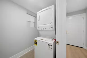 2442 W Wilson Ave, Chicago, IL 60625 - Photo 18