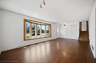 7040 W 107th St, Worth, IL 60482 - Photo 2