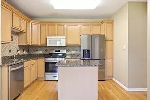 1330 Lunt Ct, Schaumburg, IL 60193 - Photo 10