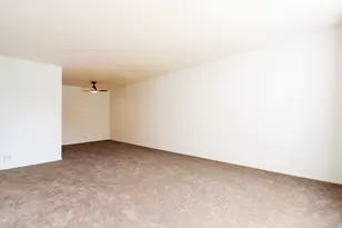 1375 Rebecca Dr, Hoffman Estates, IL 60169 - Photo 6