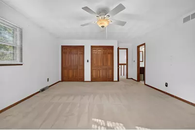 5555 Roanoke Road, Rockford, IL 61107 - Photo 18