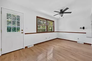 5555 Roanoke Rd, Rockford, IL 61107 - Photo 10
