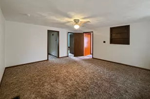 611 S Adams Ave, Freeport, IL 61032 - Photo 14