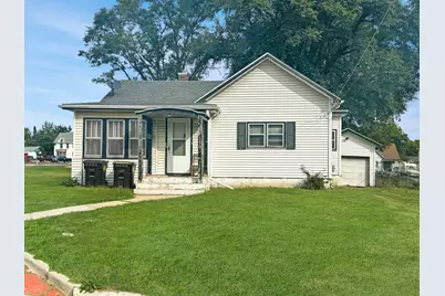 611 S Adams Avenue, Freeport, IL 61032 - Photo 1