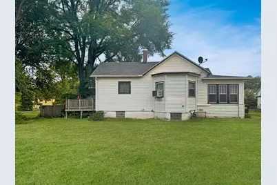 611 S Adams Avenue, Freeport, IL 61032 - Photo 4