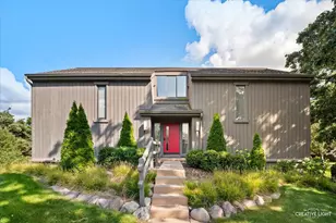 381 Deer Trail Hill Dr, Lake Barrington, IL 60010 - Photo 1