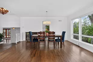 282 Stonegate Rd, Clarendon Hills, IL 60514 - Photo 6