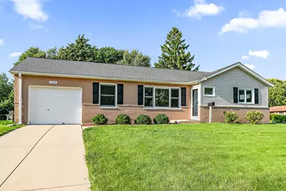 220 Kingman Lane, Hoffman Estates, IL 60169 - Photo 2