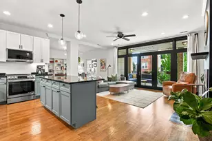 803 N Campbell Ave, Chicago, IL 60622 - Photo 2