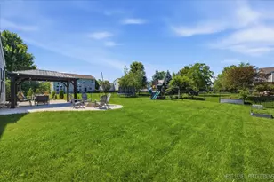 2427 Emerald Ln, Yorkville, IL 60560 - Photo 26