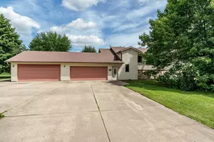 2379 Circle Dr, Belvidere, IL 61008 - Photo 1